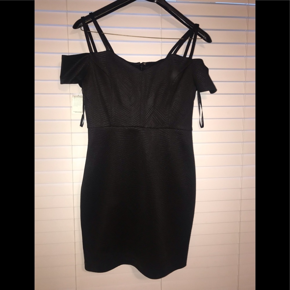 Guess black dress, negotiable price ❤️😍💋